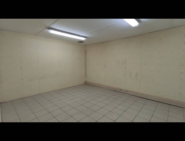 950M² WAREHOUSE TO LET IN ROSSBURGH